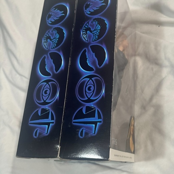2014 Divergent Movie Tris & Four Barbie Doll Set Black Label Collector NIB HTF - Picture 5 of 5